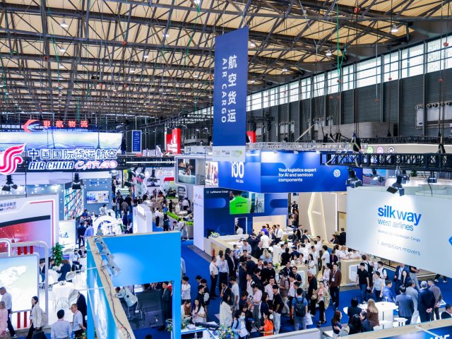 pic2_tl-ac-Shanghai_Robust-international-engagement-from-47031-trade-visitors-spanning-121-c-2-640x480.jpg